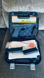 Glock 19, 3rd Gen + 2 mag