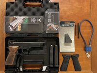 Beretta 92fs w/ Accessories - Santa Clara
