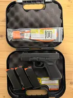 Glock 19 Gen 5 w/trijicon sights