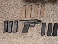 Glock 17 Gen 3 + Talon Grips +  Ameriglo Sights + Guide Rod + Slide Stop Release