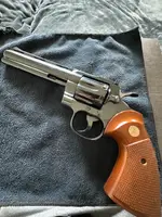 1977 .357 Colt python /San Diego
