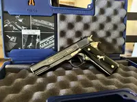 Colt Oscuro y Plata 1 of 500