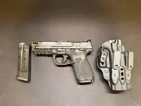 Smith & Wesson M&P 2.0 Compact with Carry Comp Slide Kit w/ Tenicor holster