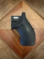 Crimson Trace LG-105 Red Lasergrip for S&W J-Frame
