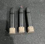 3x Glock 17 + IMI (+2) FDE Pad 10/19rd mags