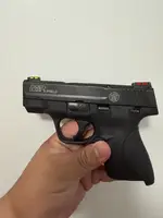 S&W M&P Shield 9 hi-viz