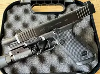Glock 17 Gen 6 **LIKE NEW**