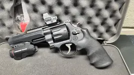 S&W TRR8 revolver