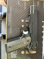 Dan Wesson Specialist with extras