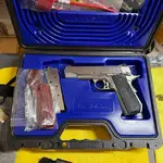 1911 Commander Classic NIB (Dan Wesson)